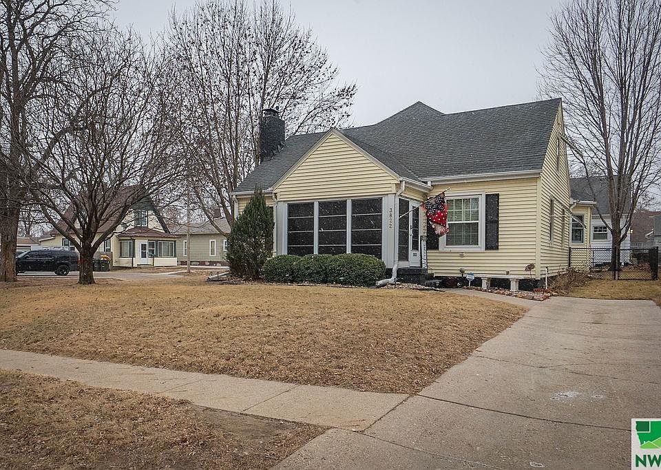 1st image of 3822 Vine Ave