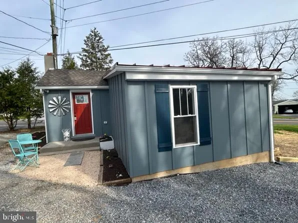 103 N Greenway Ave, Boyce, VA 22620