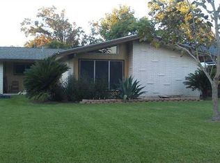 712 33rd St, Nederland, TX 77627