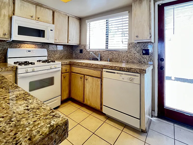 34001 Emily Way — Photo 2