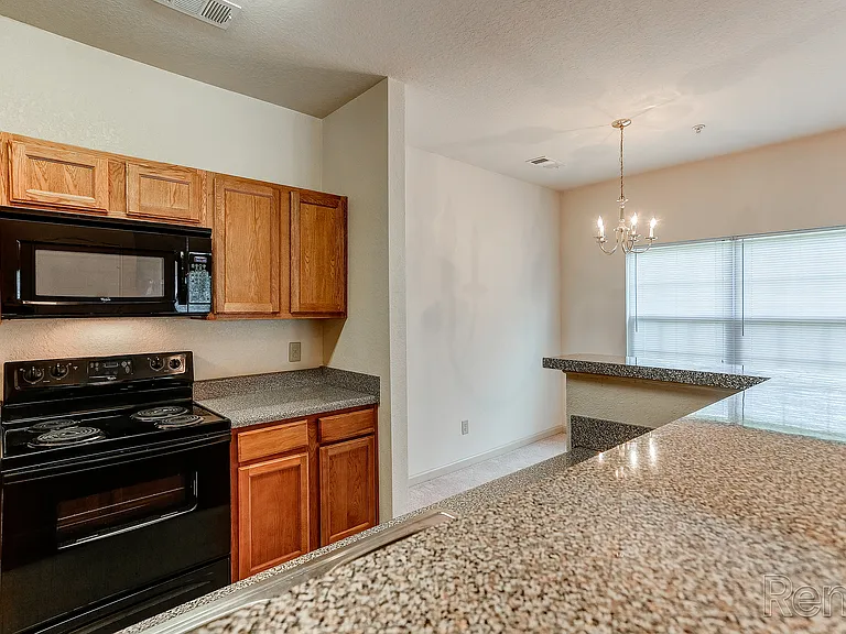 Northfield Ridge Apartments — Photo 16