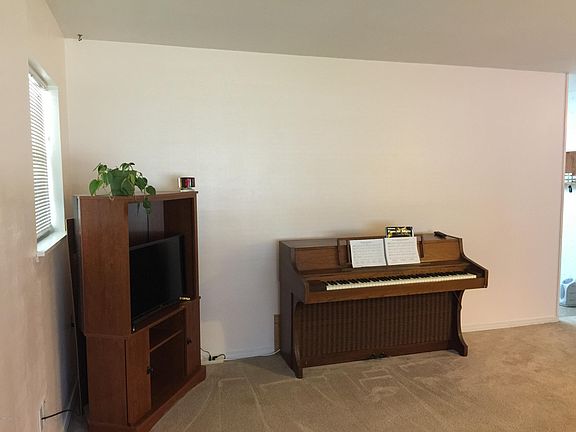 2nd image of 305 Park Dr