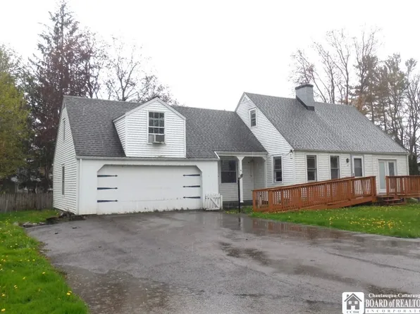 14 Stoneman Ave, Lakewood, NY 14750