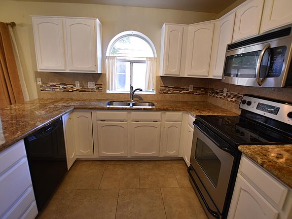 3rd image of 3019 E Brookwood Ct