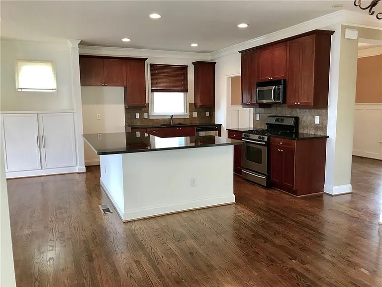 1678 Carr Cir NW — Photo 7