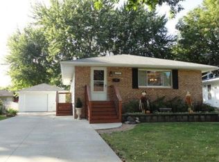 1987 Northwood Dr, North Saint Paul, MN 55109