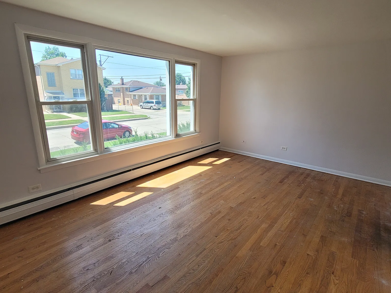2 bed, 700 sqft, $1,600 — Photo 1
