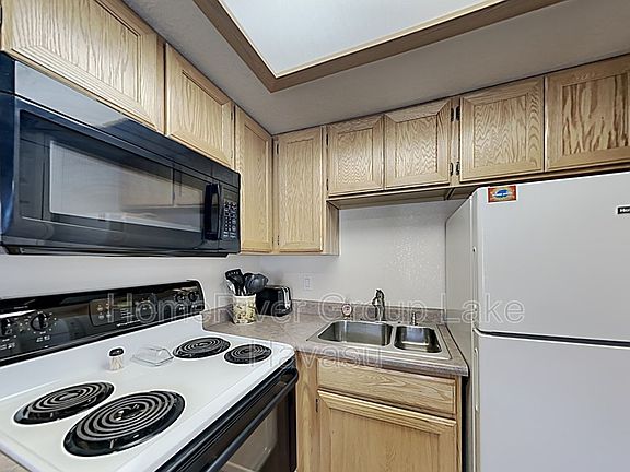 3rd image of 1989 Mesquite Ave #42