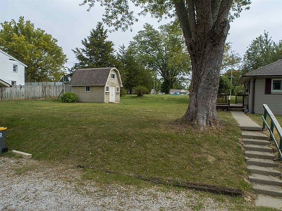 5th image of 506 W Country Club Dr