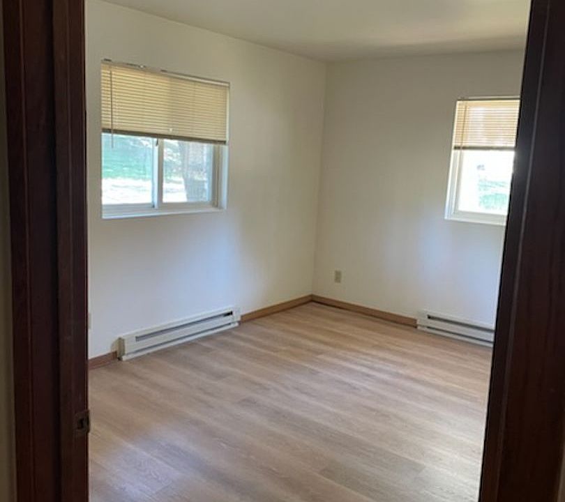 824 Weslyn Ct Apartments West Bend, WI Zillow