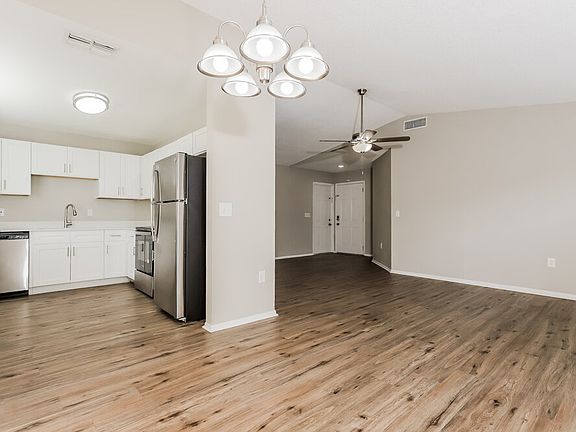 5th image of 1433 Thistledown Dr