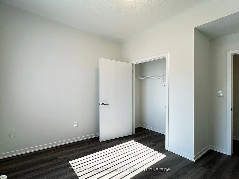 90 Honeycrisp Cres #Townhouse 362 — Photo 12