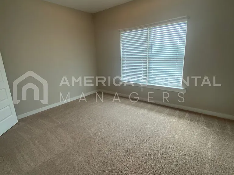 240 County Road 1701 — Photo 4