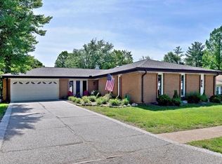 304 High Meadows Dr, Ballwin, MO