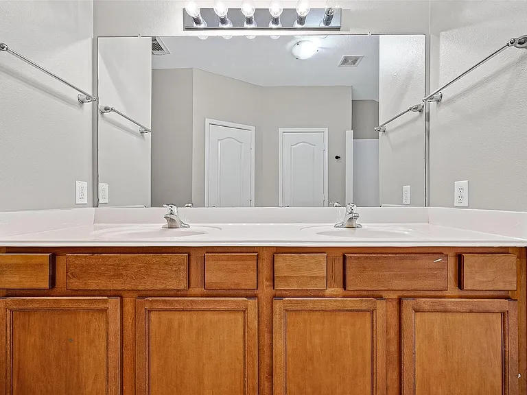5403 Canyon Hollow Dr — Photo 33