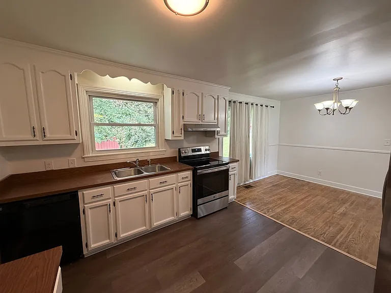 4953 Stillwood Dr — Photo 7
