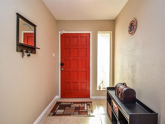 3rd image of 2508 Anthony Ln