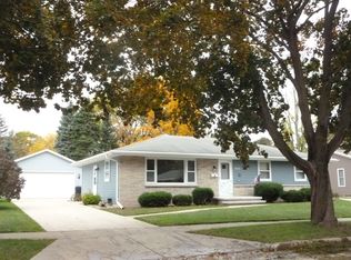 2625 Oakwood Ct, Appleton, WI 54911