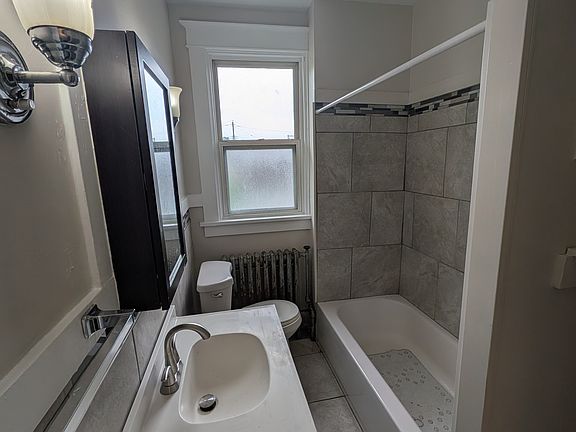 5th image of 216 Sarah St APT 4