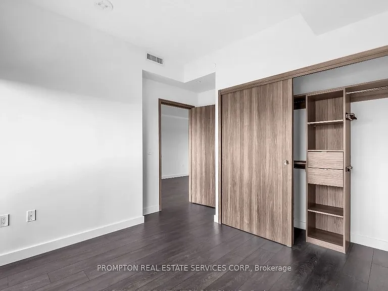 85 McMahon Dr #1210 — Photo 12