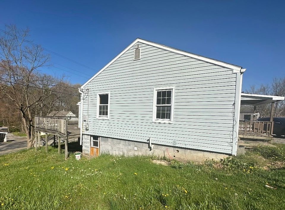 2nd image of 817 Saxonburg Blvd