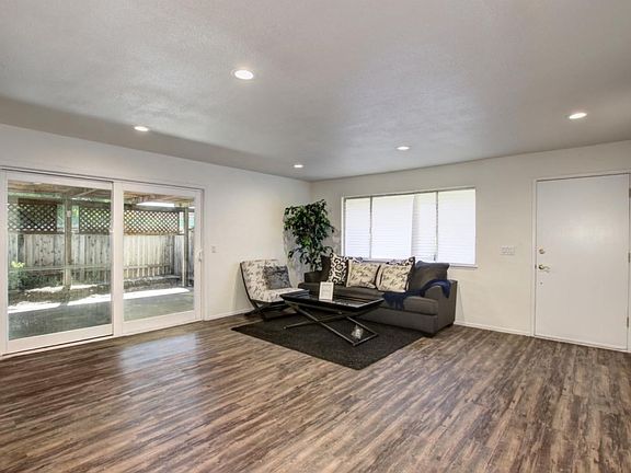 4th image of 736 W Lincoln Ave APT 141