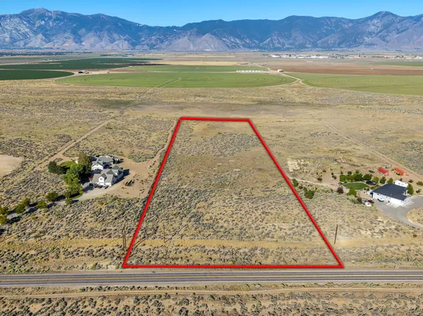 2068 E Valley Rd, Minden, NV 89423