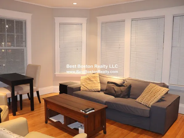 8 Chapman Pl, Cambridge, MA