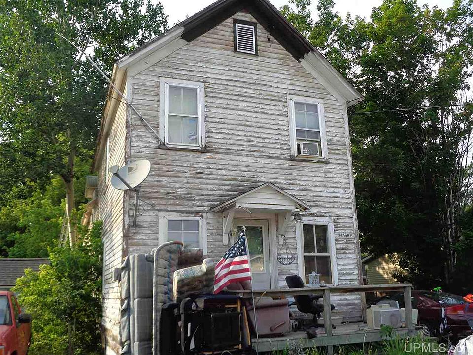 1st image of 23458 Fir Ave