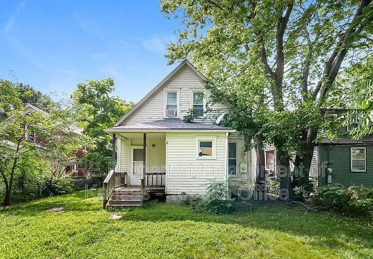 416 SW Clay St — Photo 3