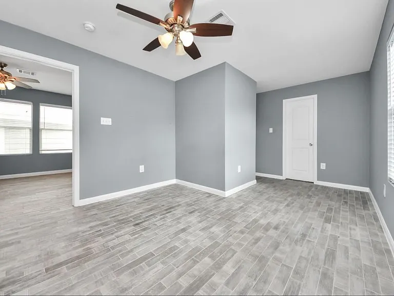 109 Eastwood St — Photo 4
