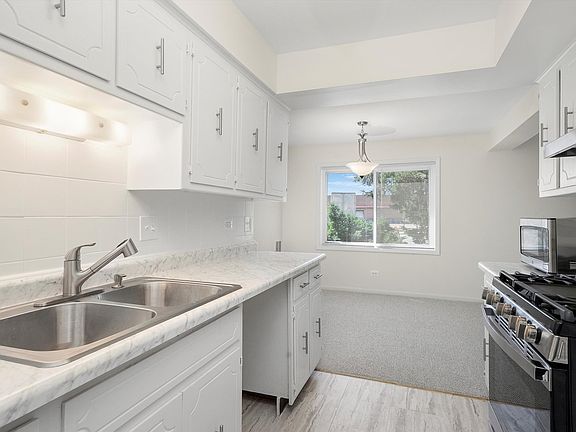 3rd image of 5161 S Laporte Ave #1B