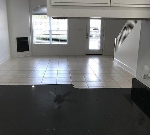 5th image of 614 Henry St Unit 9