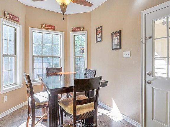 4th image of 403 N Coulter Dr