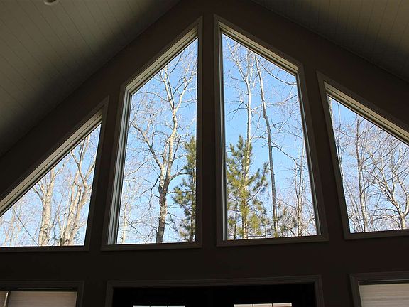 4th image of 127 Woodland Dr