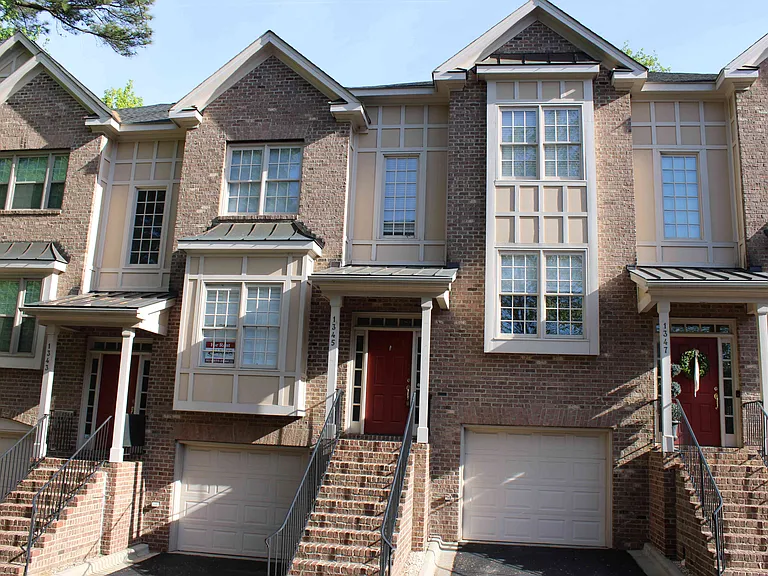 1345 Cameron View Ct — Photo 1