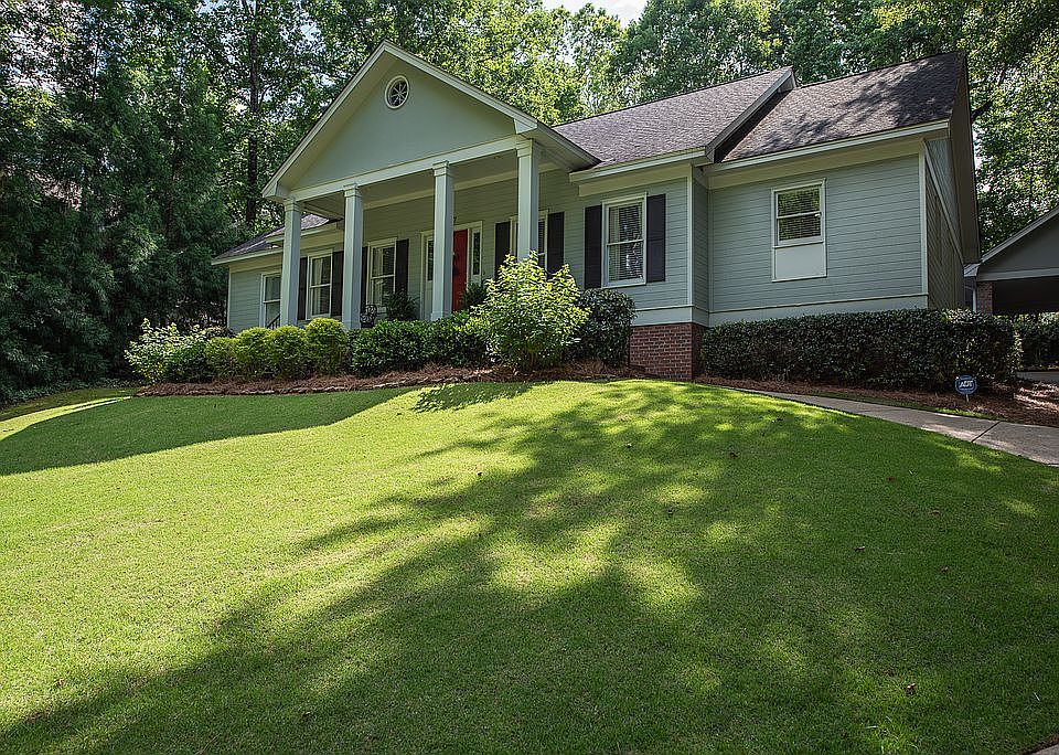1st image of 647 Burke Pl