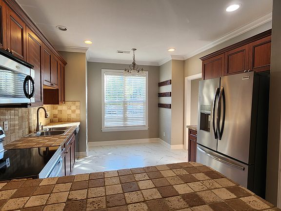 4th image of 66 Nandina Dr
