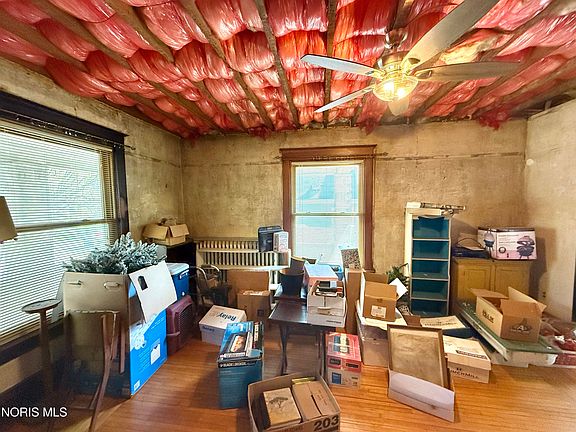4th image of 401 Victoria Pl