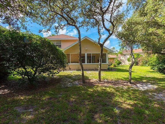 3rd image of 329 Glenbriar Cir