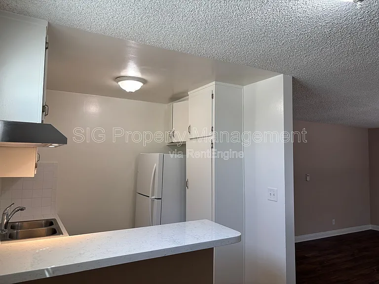 3104 Montrose Ave #6 — Photo 8
