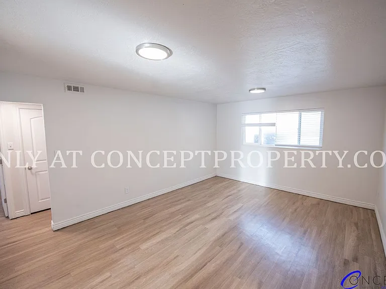 943-971 Chapel Dr — Photo 33