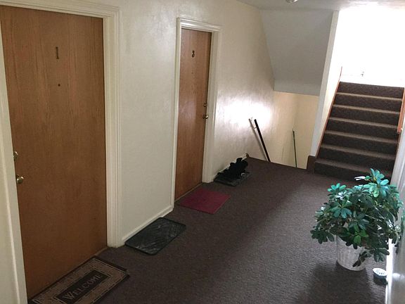 4th image of 1510 Larpenteur Ave W #102