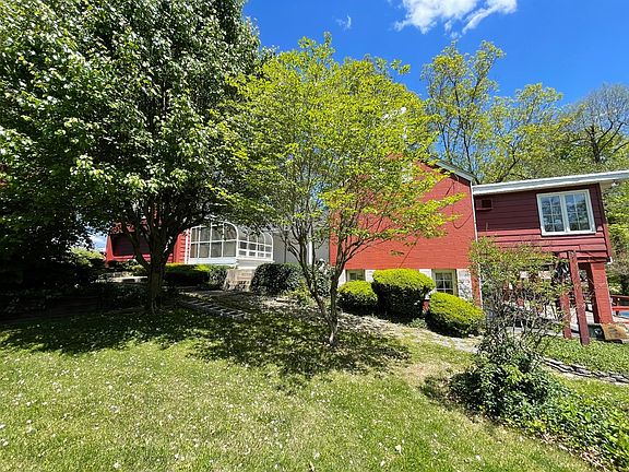 2nd image of 712 N Stewart St