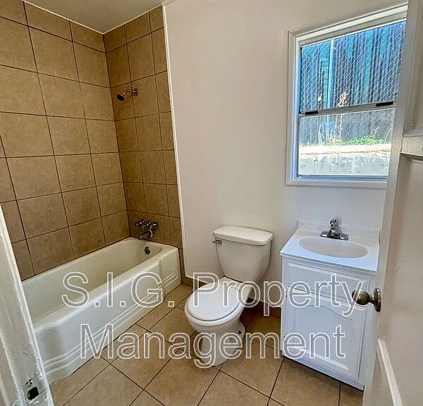 10156 1/4 Helendale Ave — Photo 10