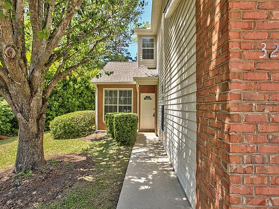 2nd image of 3208 Castle Ct