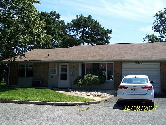 2nd image of 108B Buckingham Dr