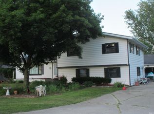 2320 Leesmoor Ln, Fort Wayne, IN 46808