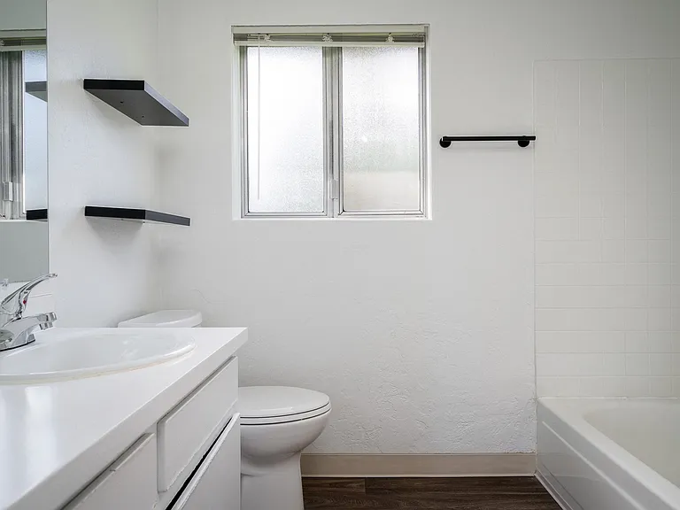 Pacific Park | Bathroom