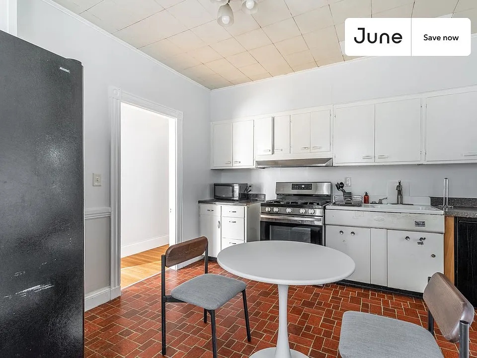 45 Montcalm Ave